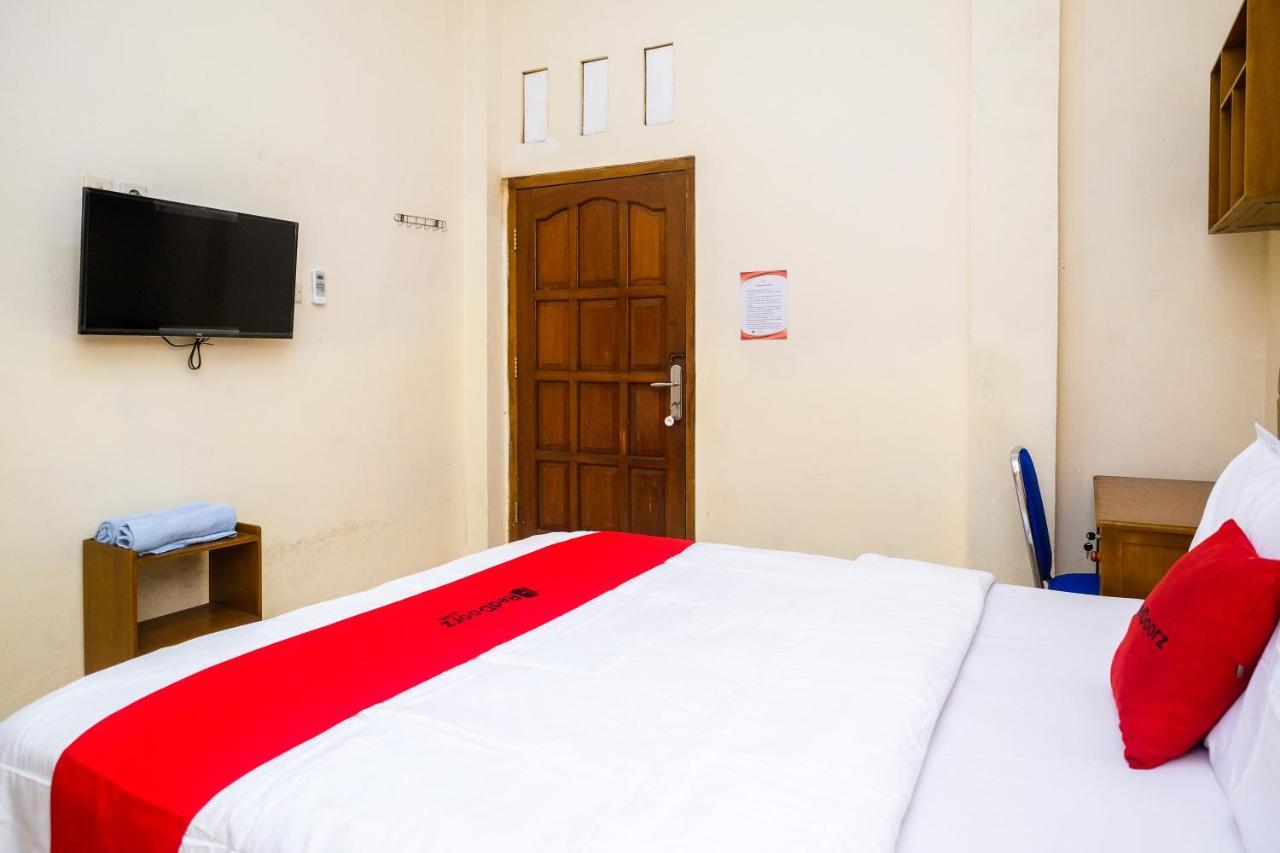 Reddoorz Syariah @ Griya Thamrin Manahan Solo מראה חיצוני תמונה