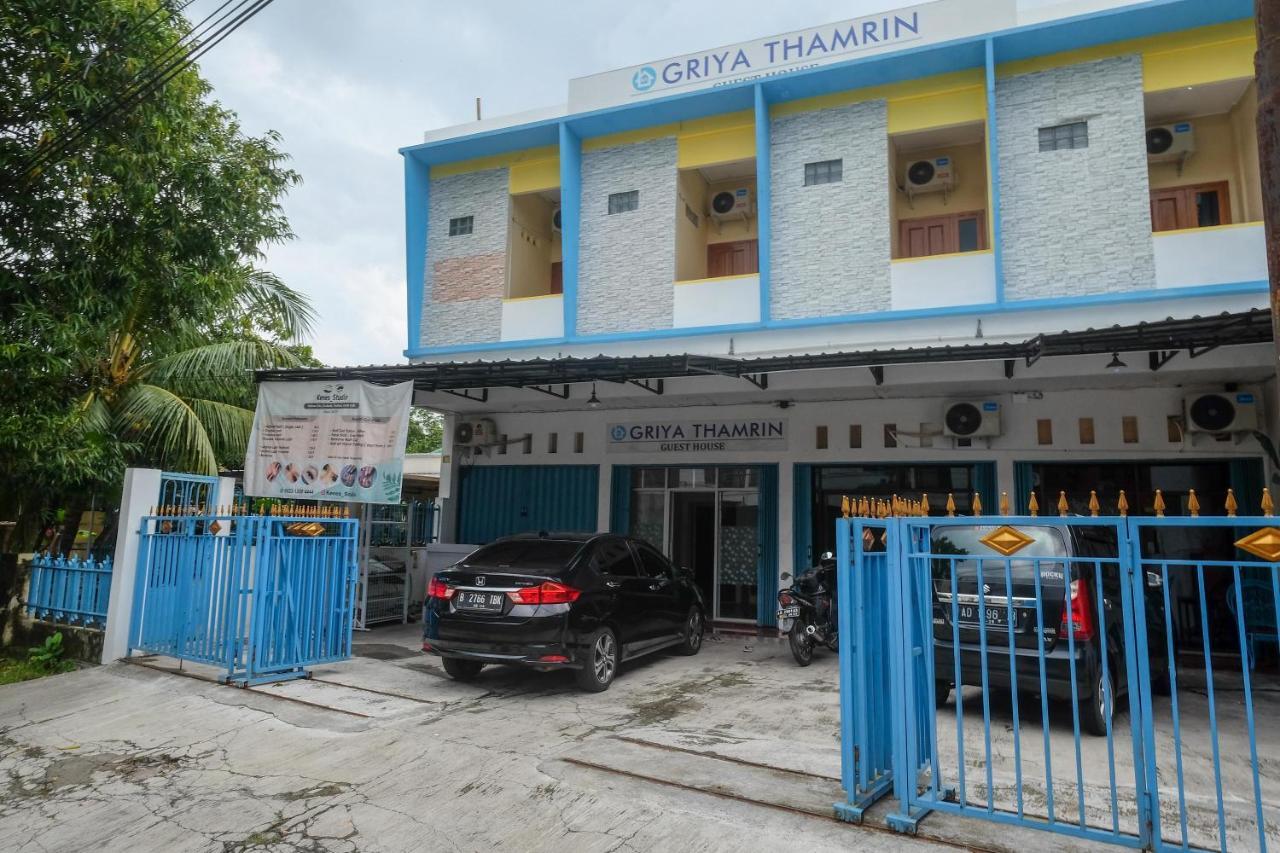 Reddoorz Syariah @ Griya Thamrin Manahan Solo מראה חיצוני תמונה