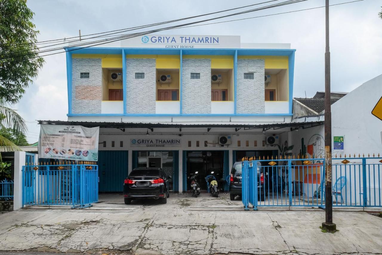 Reddoorz Syariah @ Griya Thamrin Manahan Solo מראה חיצוני תמונה
